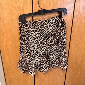 Leopard print mini skirt